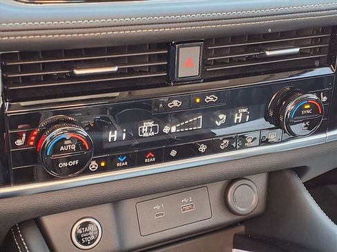 Certified 2023 Nissan Rogue Platinum w/ Platinum Premium Package image 8