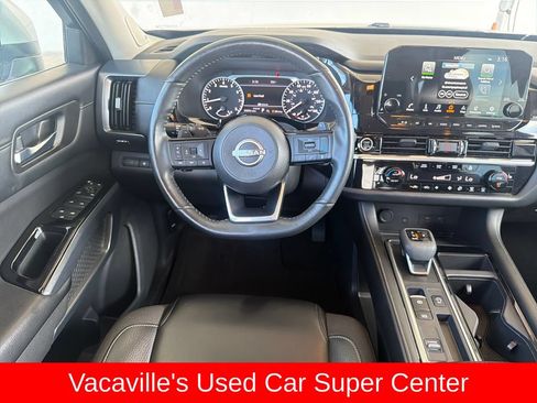Used 2024 Nissan Pathfinder SL w/ SL Premium Package FWD image 13