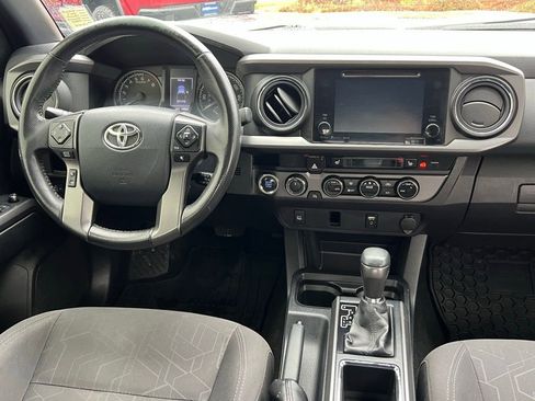 Used 2017 Toyota Tacoma SR5 image 23