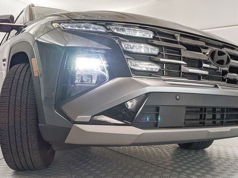 Used 2025 Hyundai Tucson Limited FWD image 23