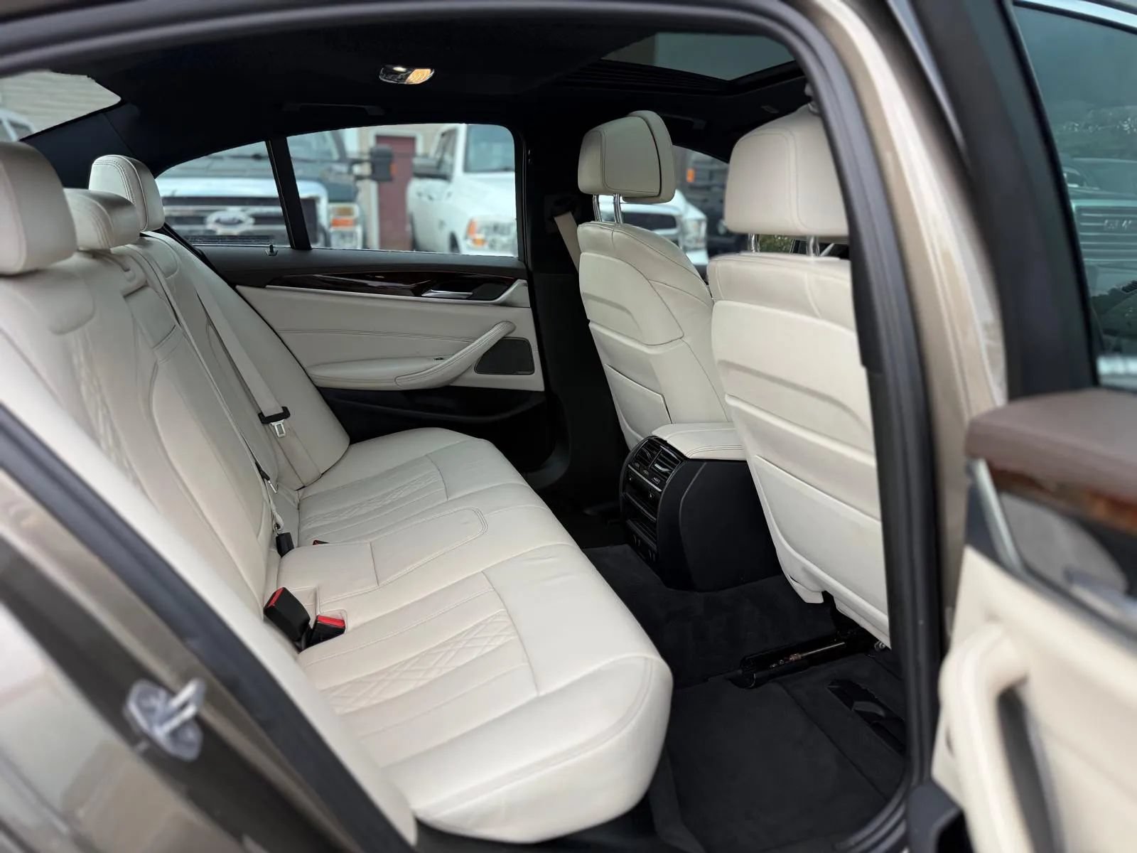 Used 2017 BMW 540i RWD image 15