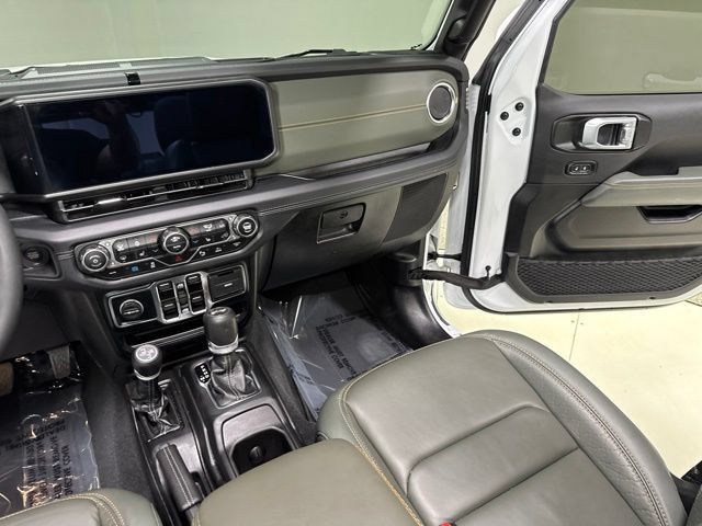 Used 2024 Jeep Wrangler High Altitude AWD/4WD image 23