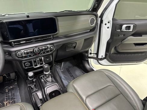 Used 2024 Jeep Wrangler High Altitude AWD/4WD image 23