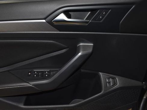 Used 2024 Volkswagen Jetta SE image 24