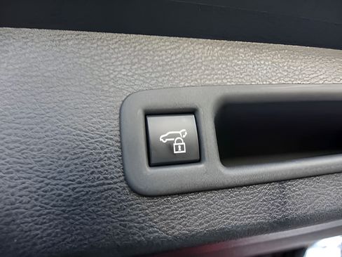 Used 2026 Toyota Sienna XSE AWD/4WD image 26