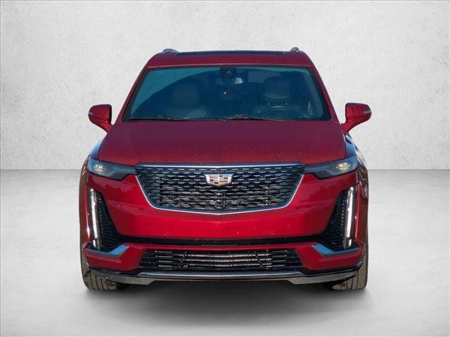 Used 2022 Cadillac XT6 Premium Luxury FWD image 2