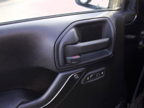 Used 2012 Jeep Wrangler Sahara w/ Connectivity Group image 9