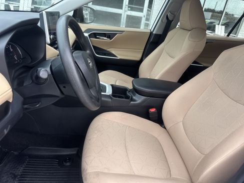 Used 2023 Toyota RAV4 XLE AWD/4WD image 13