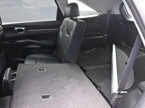 Used 2025 Kia Sorento S w/ Panoramic Sunroof Package FWD image 22