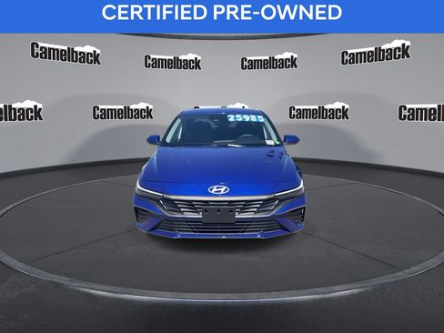 Used 2024 Hyundai Elantra SE image 2
