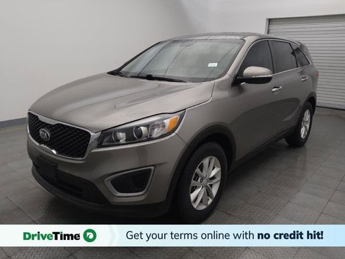 Used 2017 Kia Sorento L image 1