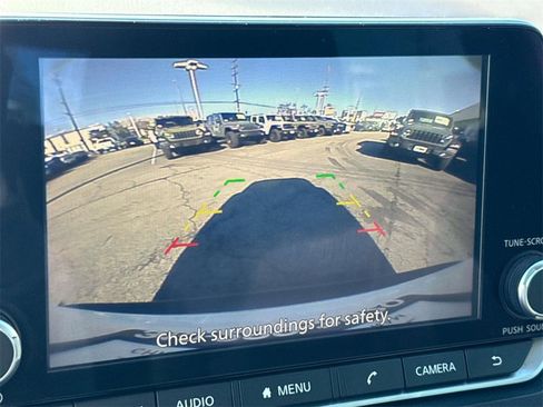 Used 2023 Nissan Rogue S image 23