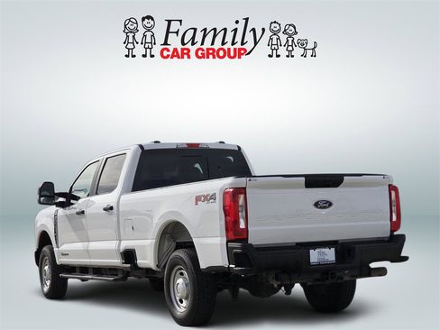 Used 2025 Ford F250 XL w/ FX4 Off-Road Package image 3