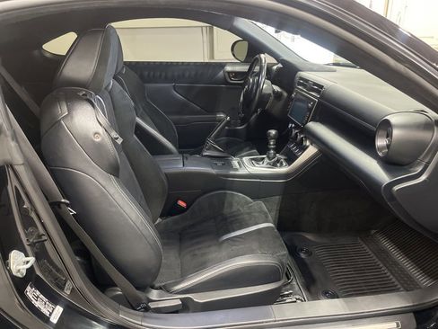 Used 2022 Toyota GR86 Premium w/ ALL Weather Mat Package (TMS) RWD image 27