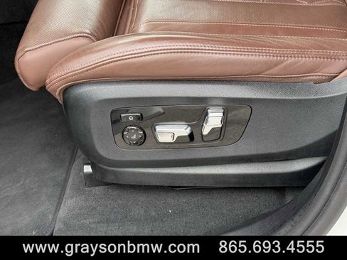 Used 2025 BMW X5 xDrive50e image 11