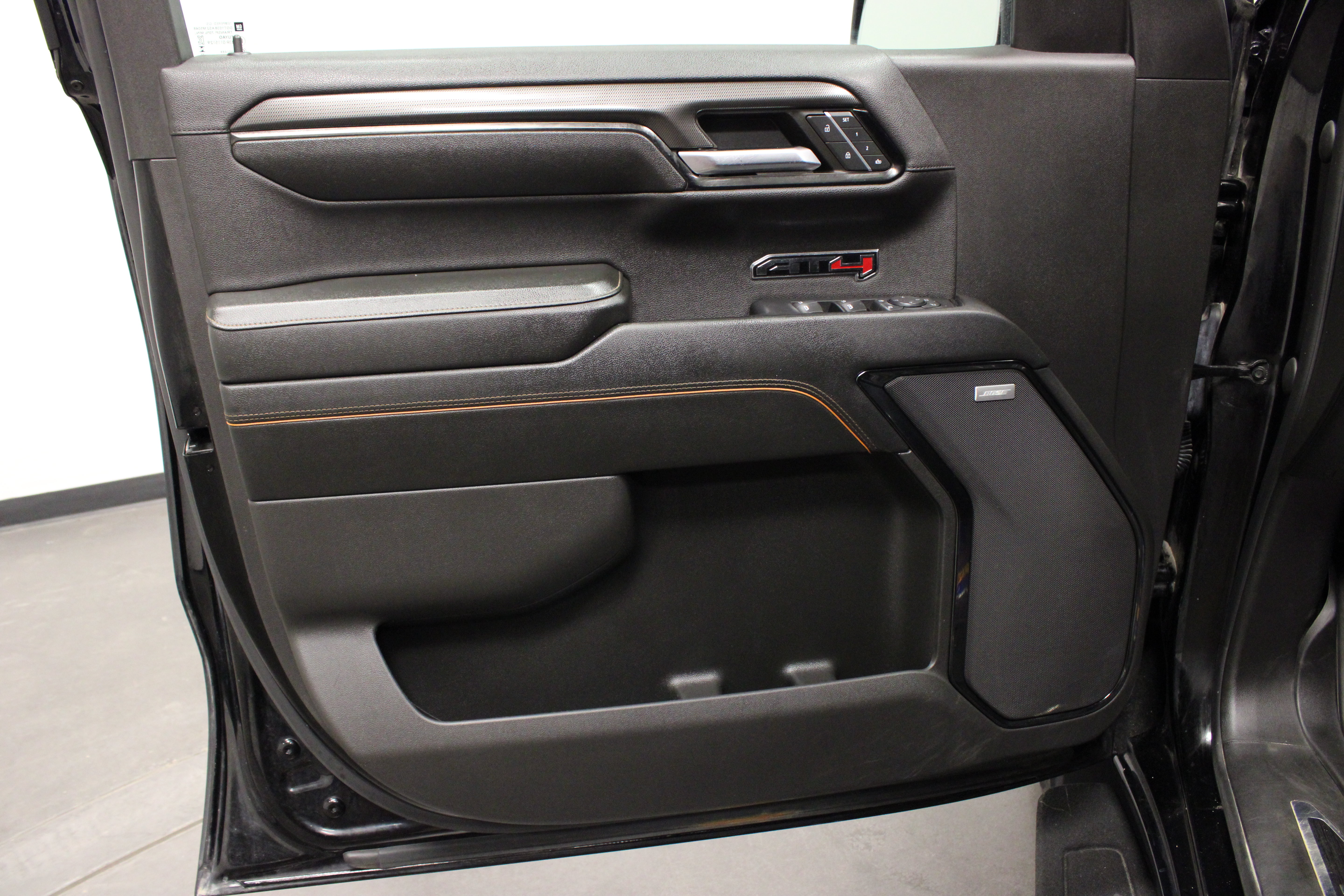 Used 2023 GMC Sierra 1500 AT4 w/ Technology Package AWD/4WD image 19