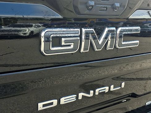 Used 2024 GMC Sierra 3500 Denali Ultimate AWD/4WD image 30