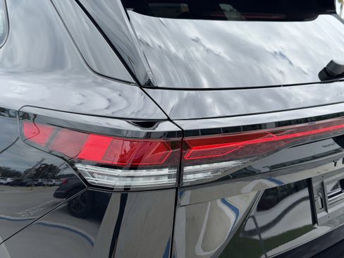 New 2026 Volkswagen Tiguan SE R-Line image 9