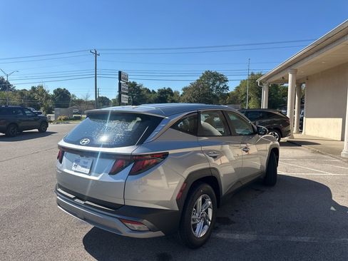 New 2026 Hyundai Tucson SE image 8