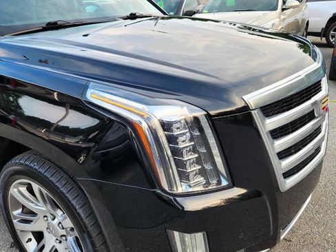 Used 2015 Cadillac Escalade ESV Luxury image 20