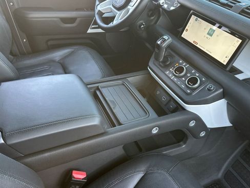 Used 2021 Land Rover Defender 110 X-Dynamic HSE image 16