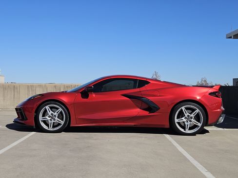 Used 2024 Chevrolet Corvette Stingray Preferred Cpe w/ Z51 Performance Package image 2