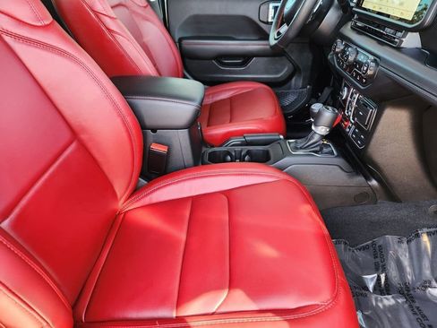 Used 2024 Jeep Wrangler Unlimited Rubicon 392 image 4