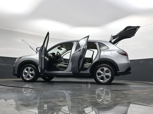 Used 2024 Honda HR-V LX image 43