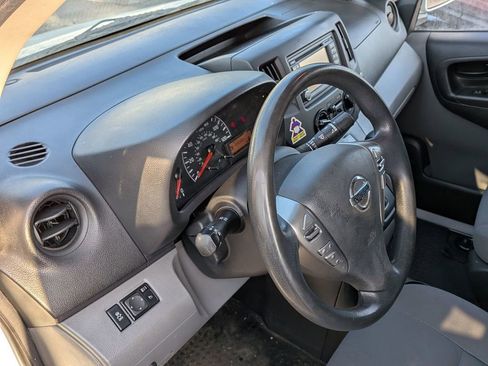 Used 2019 Nissan NV200 SV w/ Navigation Package image 11