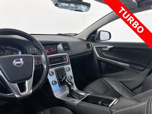 Used 2018 Volvo S60 T5 Dynamic w/ Vision Package image 23