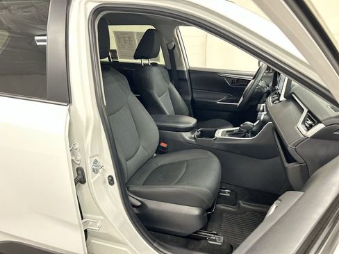 Used 2023 Toyota RAV4 LE image 22