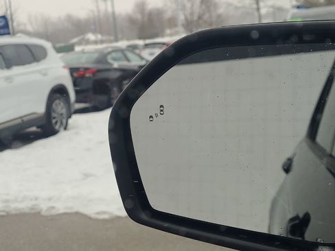 Used 2020 Ford Explorer XLT w/ Equipment Group 202A image 27