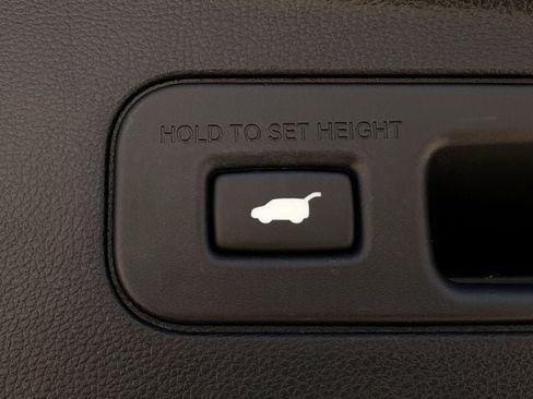 Certified 2025 Acura MDX FWD w/ Technology Package image 32
