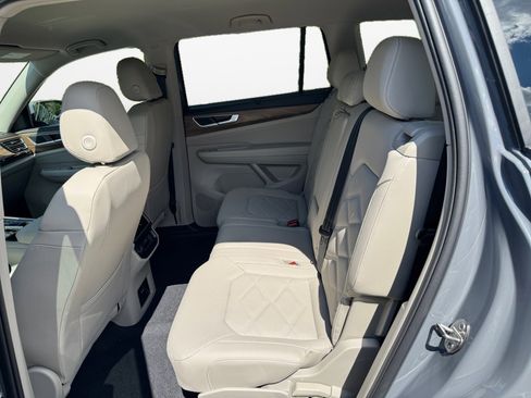New 2026 Volkswagen Atlas SE image 13