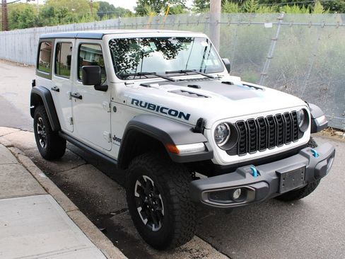 Used 2024 Jeep Wrangler Unlimited Rubicon 4xe AWD/4WD image 4