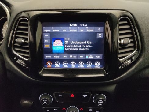 Used 2019 Jeep Compass Limited FWD image 24