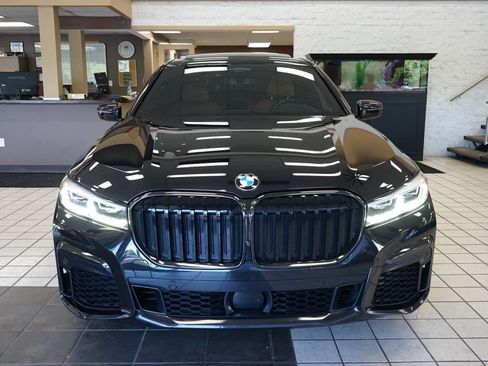 Used 2022 BMW 750i xDrive w/ Executive Package AWD/4WD image 21