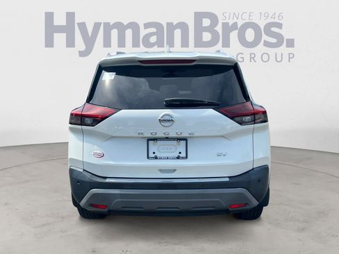 Certified 2021 Nissan Rogue SV w/ Premium Package FWD image 4