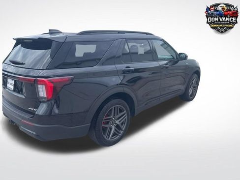 Used 2025 Ford Explorer ST-Line w/ ST-Line Street Pack AWD/4WD image 5