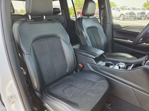 Used 2024 Jeep Grand Cherokee Altitude image 17