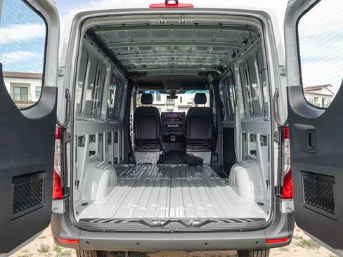 New 2025 Mercedes-Benz Sprinter 2500 image 26