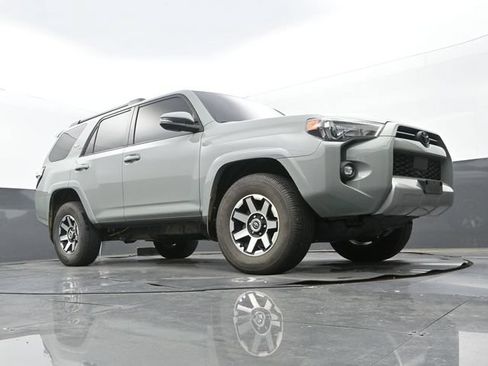 Used 2022 Toyota 4Runner TRD Off-Road Premium w/ Moonroof Package AWD/4WD image 9