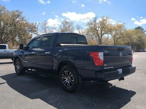 Used 2021 Nissan Titan SV w/ SV Convenience Package image 6