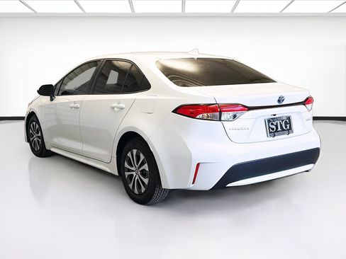 Used 2022 Toyota Corolla LE w/ Premium Interior Package image 6