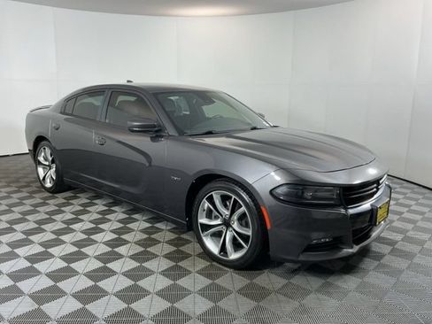 Used 2015 Dodge Charger R/T RWD image 3