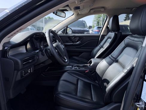 Certified 2024 Lincoln Corsair AWD image 18