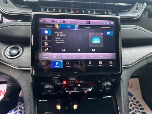 Used 2022 Jeep Grand Cherokee Limited 4xe image 23