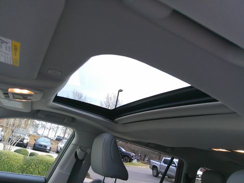 Used 2023 Toyota Highlander Bronze Edition image 29