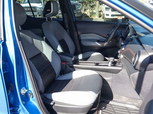Used 2023 Nissan Kicks SR w/ SR Premium Package FWD image 40