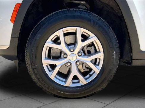 Used 2021 Jeep Grand Cherokee L Limited AWD/4WD image 11
